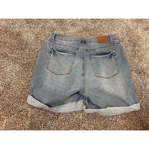 Judy Blue denim shorts size 2xl - Picture 2 of 4